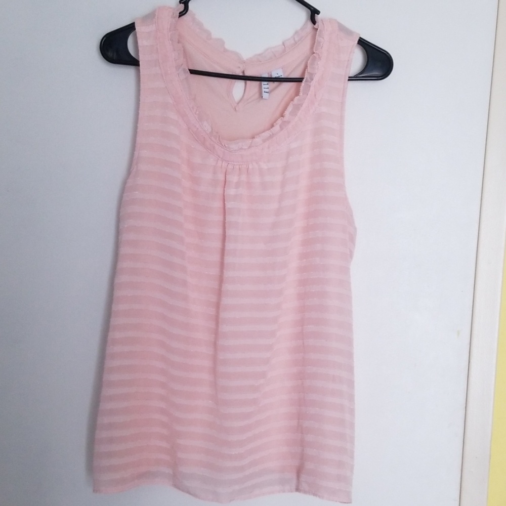 Womens short sleeve top